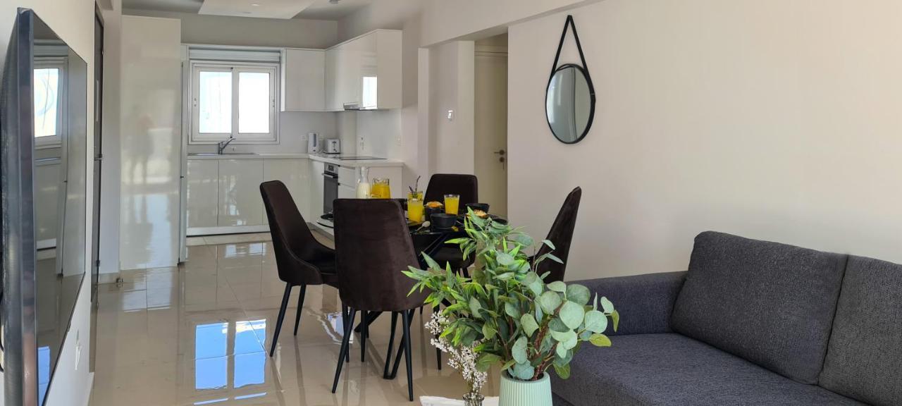 Phaedrus Living: Seaside Luxury Flat Lighthouse 65 Lejlighed Paphos Eksteriør billede