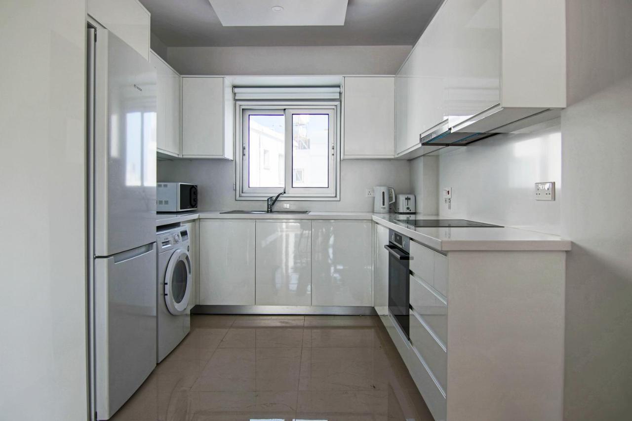 Phaedrus Living: Seaside Luxury Flat Lighthouse 65 Lejlighed Paphos Eksteriør billede
